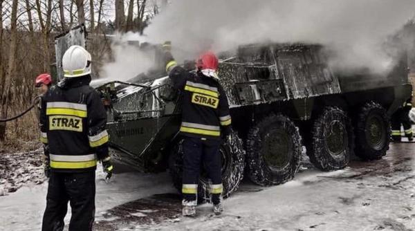 Un vehicul blindat Stryker al armatei americane a luat foc în Polonia (Foto)