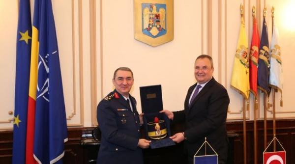 Comandantul Forţelor Aeriene ale Turciei, generalul Hasan Kucukakyuz, în vizită oficială în România