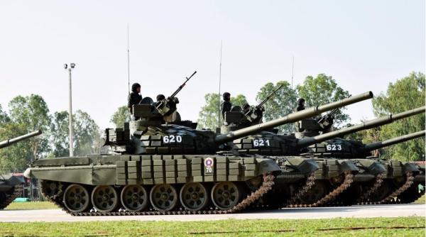 Rusia continuă să-și consolideze legăturile cu Republica Laos. Moscova a livrat un lot de tancuri T-72B1 