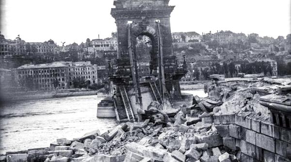 Sute de neonaziști maghiari au comemorat încercarea eșuată a SS de a sparge asediul Budapestei în 1945