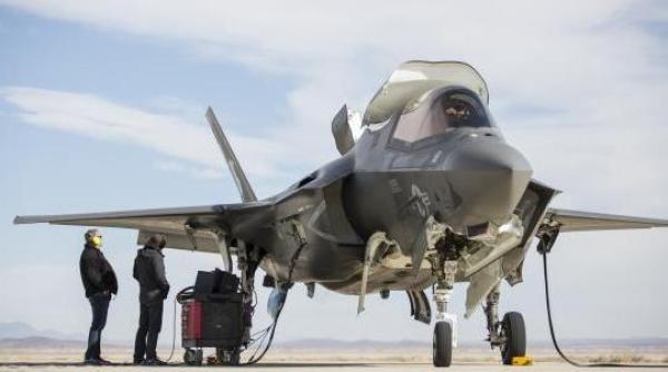 Pentagonul 'sacrifică' aeronave F-35 pentru a ridica zidul lui Trump