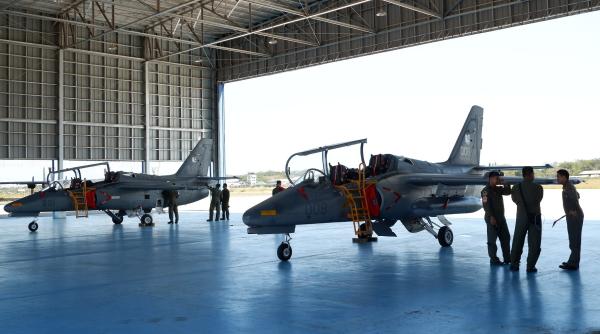 Filipine a desfășurat în Marea Chinei de Sud trei avioane SIAI-Marchetti S.211