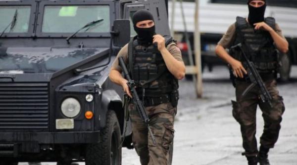 Turcia trimite polițiști din forțele speciale la granița cu Grecia și Bulgaria