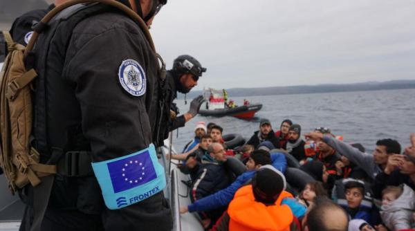 O patrulă daneză a Frontex a refuzat ordinul Greciei de expulzare a migranților salvați din Marea Egee