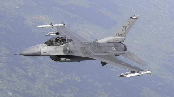 Nou sistem de avertizare contra rachetelor, montat pe avioanele F-16 ale US Air Force