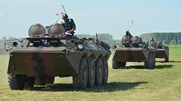 Patru state NATO, printre care și România, cer finanțarea programului pentru deplasarea forțelor armate în Europa