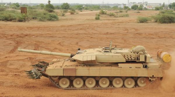 Ministerul Apărării din India a comandat peste o sută de tancuri Arjun Mk 1A