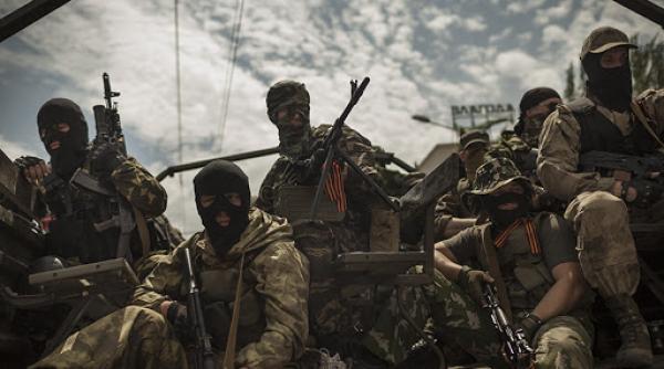 Fost comandant al batalionului Vostok recunoaște că separatiştii pro-ruşi ucideau civili în Donbas