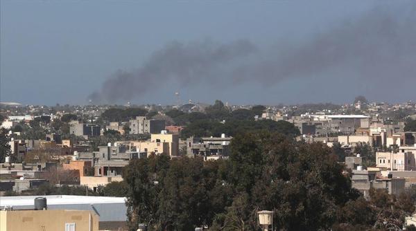 Trupele mareșalului Khalifa Haftar au bombardat sudul orașului Tripoli