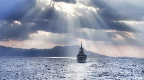 România Fii Puternică! Este mesajul transmis de echipajul navei Viceamiral Constantin Bălescu, aflat în Marea Mediterană, în misiune NATO