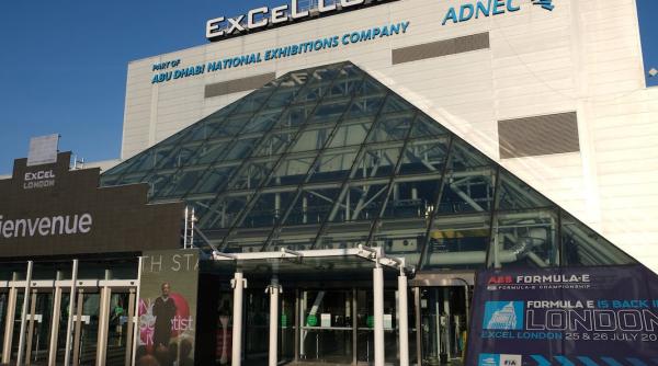 Coronavirus. Centrul de Expoziţii ExCel din Londra, transformat în spital