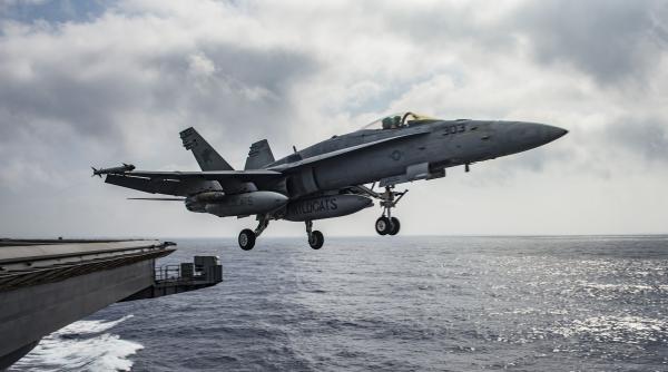 Avioanele F/A-18 Super Hornet ale US Navy vor fi echipate cu o nouă generație de motoare de la General Electric
