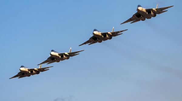 75 de aeronave vor participa la parada din Piața Roșie din Moscova