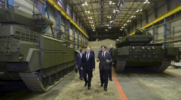 Eforturile Rusiei de a-și moderniza armata au făcut ca industria de apărare să producă pe datorie