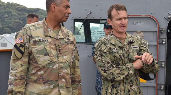 Comandantul Brett Crozier ar putea fi repus în funcție pe portavionul USS Theodore Roosevelt