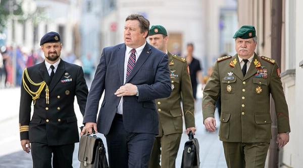 Lituania: Ministrul apărării denunţă un e-mail ''fake'' privind retragerea NATO 