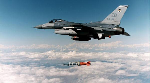 Un F-16 al SUA a bombardat, accidental, o proprietate privată
