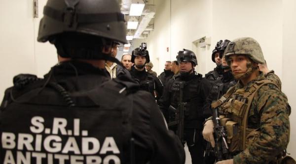 Trupele antitero au intervenit în Tulcea după ce un bărbat a anunțat că e înarmat și a luat ostatici. Alarma a fost falsă