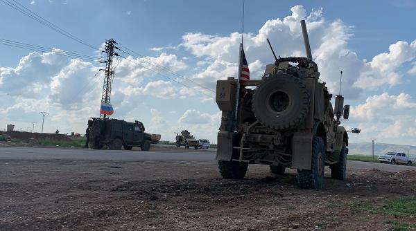 Siria: Convoi militar american, blocat de militarii ruşi (Video)