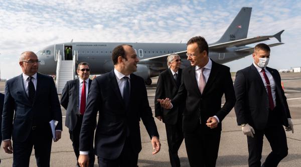 Sprijinul acordat R. Moldova de România, mult mai consistent decât al Ungariei, dar criticat. 'Interesul strategic al Budapestei'