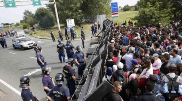 Ungaria, obligată să renunțe la taberele de migranți. Budapesta acuză un 'risc la adresa securităţii europene'