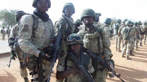 Marinari salvați din mâinile piraților de Forțele Speciale din Nigeria