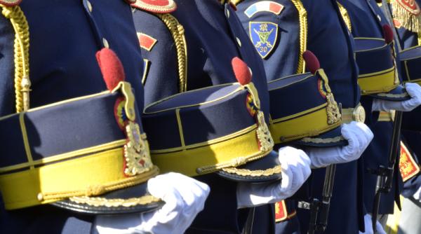 Iohannis: Eroii noştri - adevărate simboluri ale abnegaţiei, curajului şi simţului datoriei