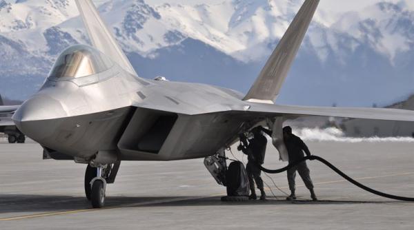 Un general american sfătuieşte Washingtonul: 'F-22 e bijuteria coroanei. Stoparea producției a fost o tragedie'