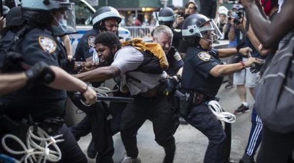 Fiica primarului New York-ului, arestată la un protest de sâmbătă noapte