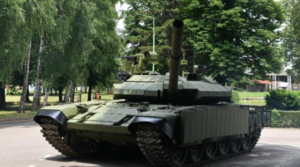 Serbia a prezentat noua versiune modernizată a tancului principal de luptă M-84 (Video)