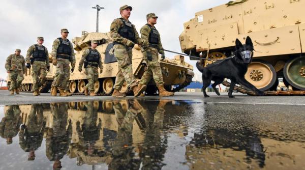 Retragerea trupelor americane din Germania | Fost ambasador SUA: Americanii nu sunt dispuşi să "plătească prea mult" pentru securitatea altor ţări