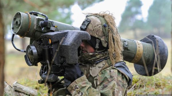 Ucraina primeşte ajutor militar din SUA, inclusiv rachete antitanc Javelin
