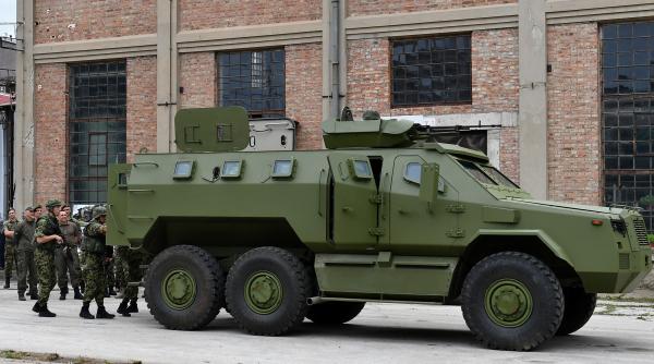 Serbia a prezentat un nou vehicul blindat M-20 6×6