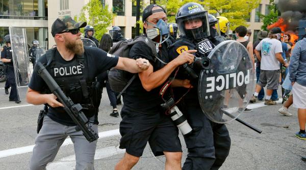 SUA: Camera Reprezentanţilor a adoptat un proiect de reformă a poliţiei