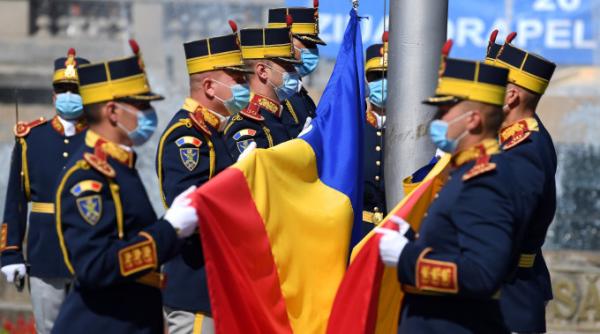 Ziua Drapelului Național | Nicolae Ciucă: Militarii aflaţi în teatrele de operaţii fac Tricolorul cunoscut şi apreciat în lume