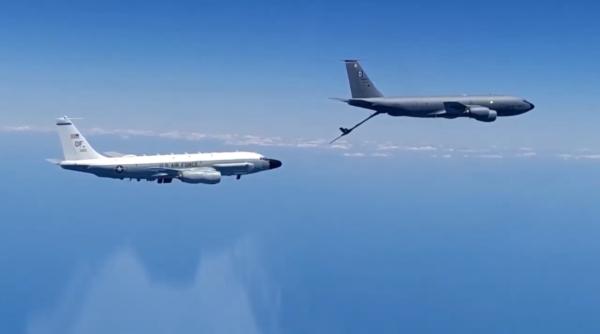 Un Su-30 al Rusiei a interceptat trei aeronave militare americane deasupra Mării Negre (VIDEO)