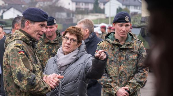 Ministrul german al Apărării: Pandemia de COVID-19, o oportunitate pentru cooperarea în UE