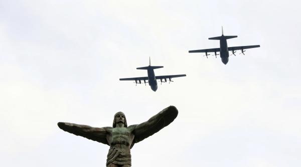 Antrenamente cu aeronave militare pentru Ziua Aviaţiei Române și a Forţelor Aeriene    
