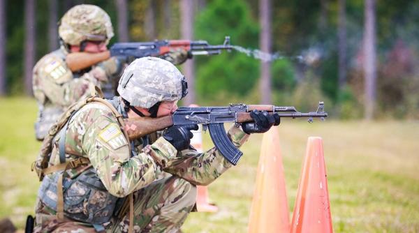 US Army ia în calcul producerea de armament sovietic pentru a își ajuta aliații