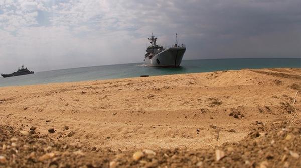 Marea debarcare a președintelui Putin. Toate flotele ruse au efectuat, simultan, o operație de debarcare a desantului maritim