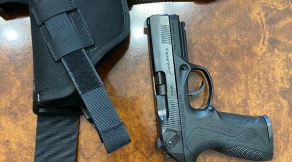 Adio pistoale Carpaţi! Sindicatul Europol: 5.000 de pistoale noi Beretta PX 4 vor ajunge la poliţişti