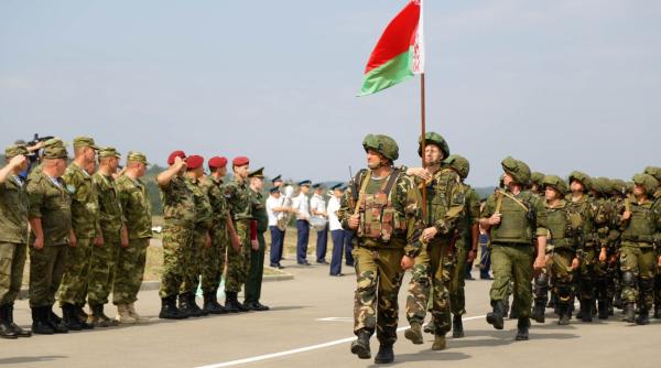 Belarus îşi mobilizează o parte din rezerviști de teama unei intervenții a Rusiei