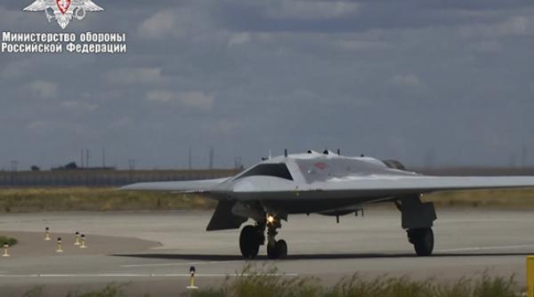 Putin nu mai are răbdare și cere ca livrarea dronelor stealth S-70 Ohotnik, considerate o copie a dronelor americane RQ-170, să fie accelerată
