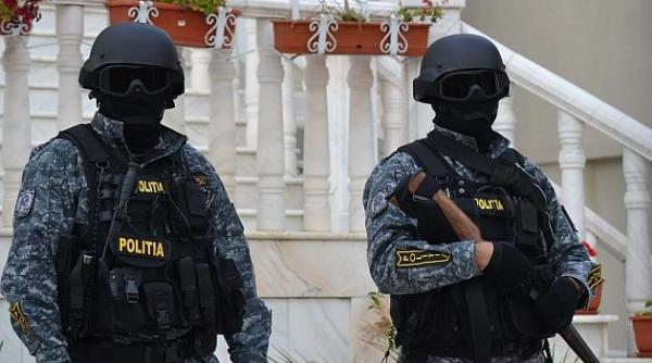 Lupta Poliției Române cu clanurile interlope. Iohannis spune că lupta e 'una de durată'