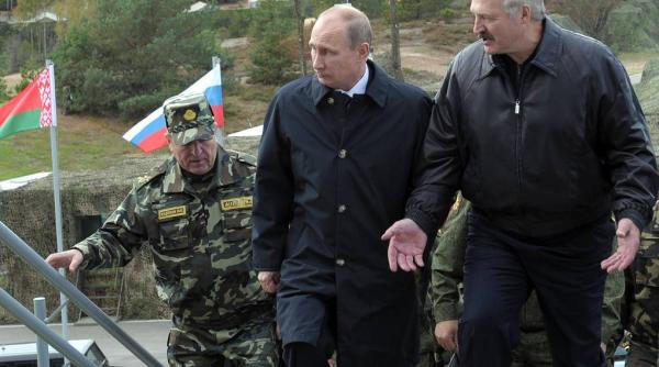 Putin i-a promis lui Lukaşenko ajutor pentru asigurarea securităţii Belarusului