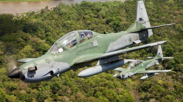 Ucraina este interesată de achiziționarea avionului brazilian Super Tucano, în încercarea de a renunța la “clasicul” L-39
