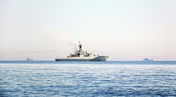Nave militare ruse, escortate de Royal Navy şi NATO în apropierea apelor teritoriale britanice