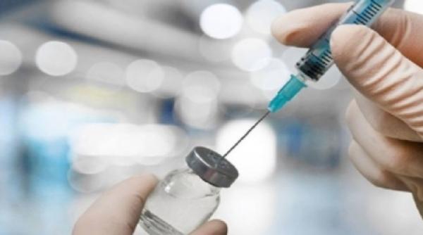 Rusia anunţă că va începe testarea în masă a vaccinului Sputnik V 