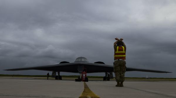 Zbor de 29 de ore pentru trei bombardiere B-2 Spirit Stealth
