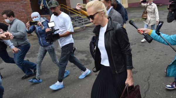 Soţia lui Navalnîi îi cere lui Putin să permită transferul opozantului în Germania